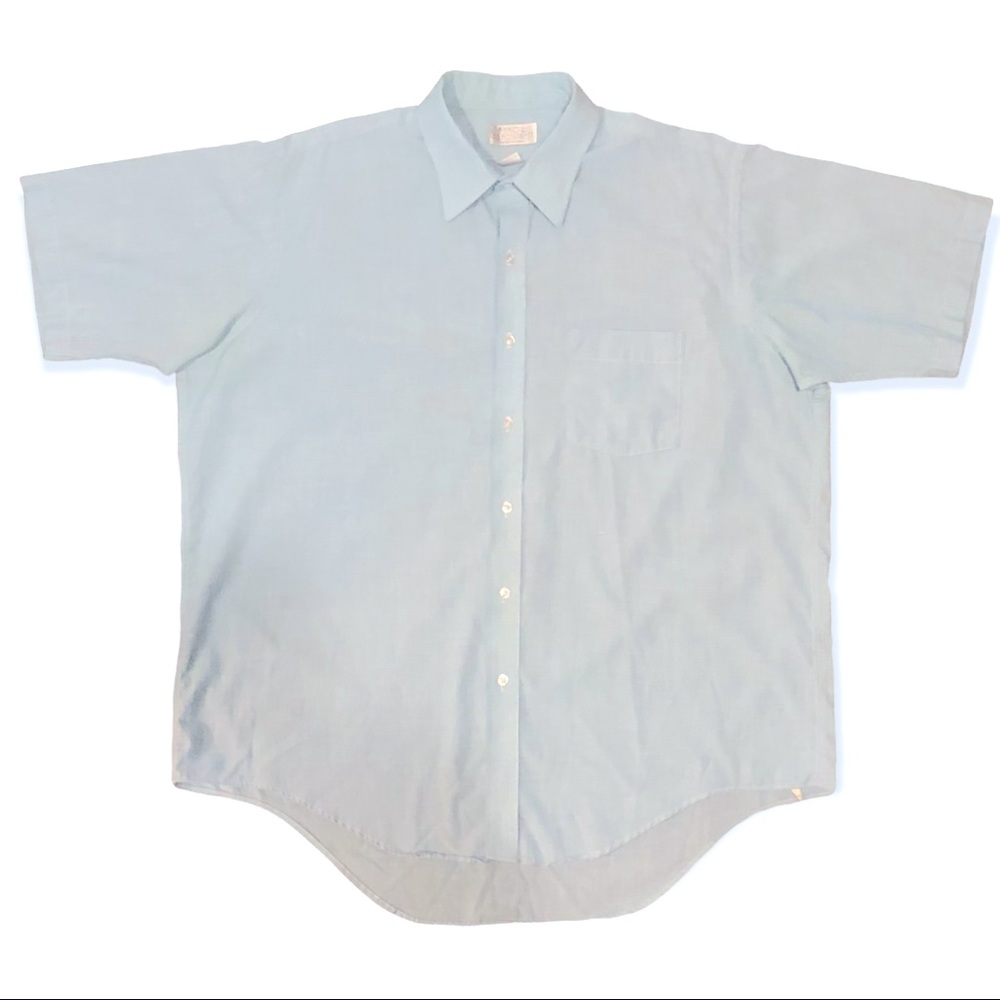 Gently Used Short Sleeve Dress Shirt w/Pockect